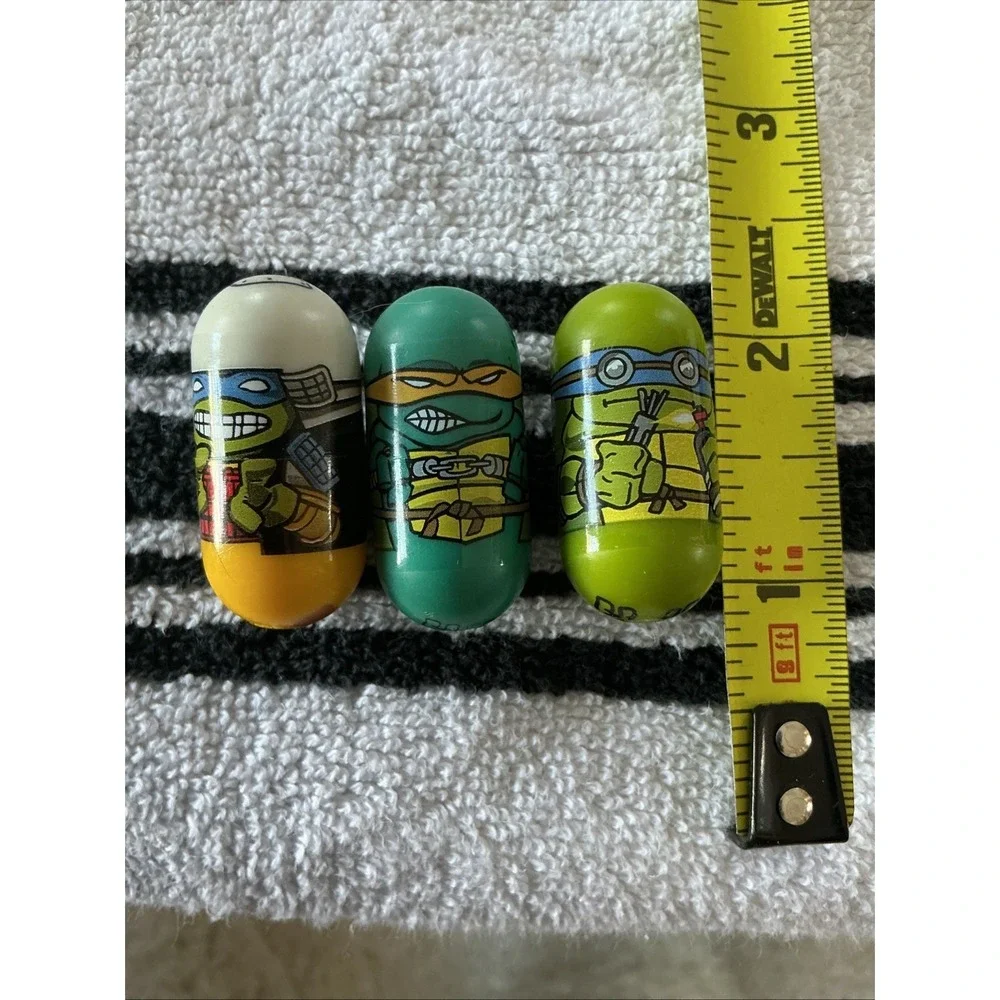 TMNT Mighty Beanz #30 Don Fighting Gear 26 Don Fighting Michealangelo Bean Used